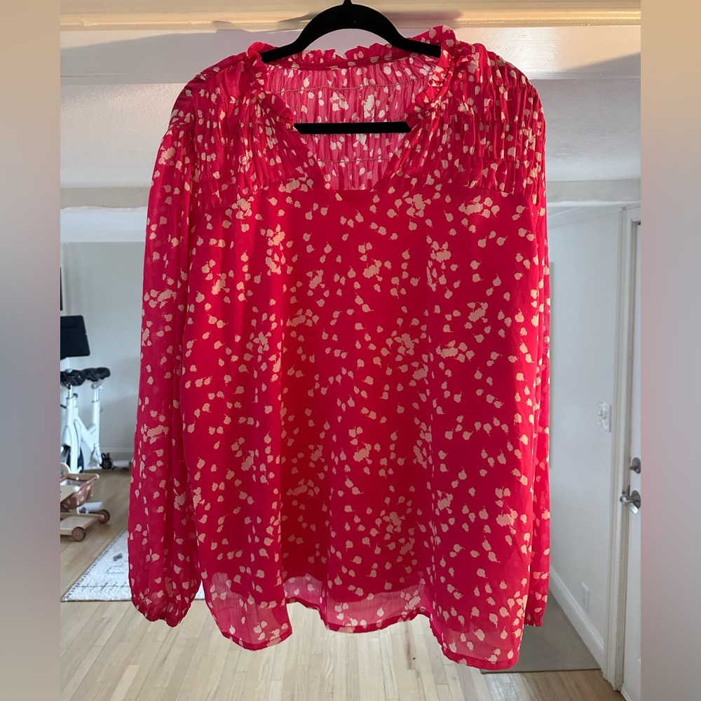 Women’s Blouse with flowy sleeves